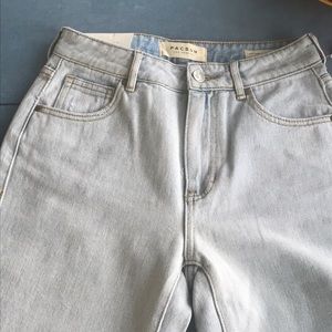 NWT mom jeans